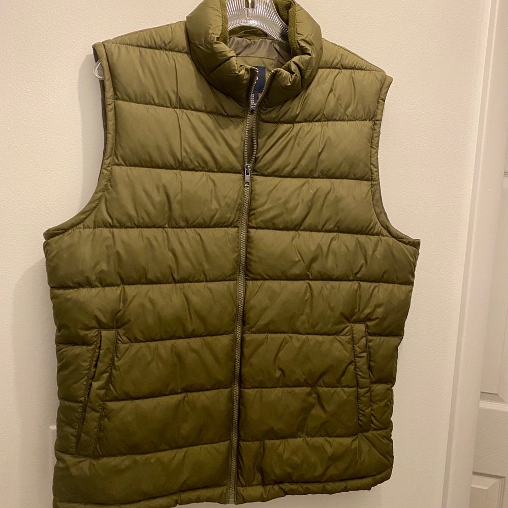 🌿 SOLD 🌿 Men’s Gap down vest